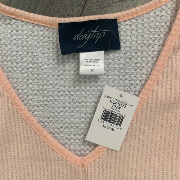 NWT DAYTRIP BUCKLE PEACH/WHITE COLOR BLOCK WAFFLE TOP MEDIUM - Picture 3 of 6